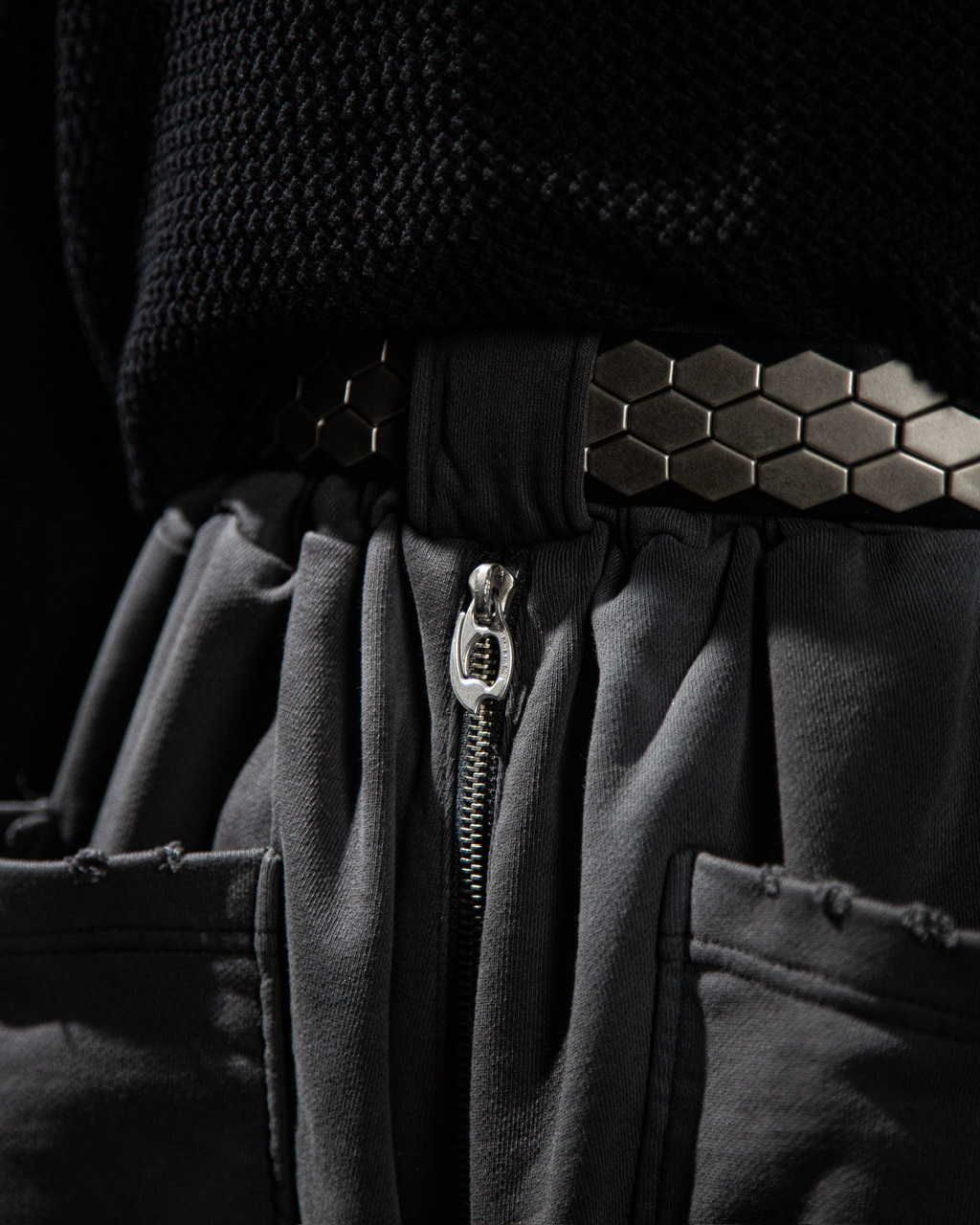 DIG YOUR OWN GRAVE】STUDS POYAS / 【ディグユアオウングレイブ