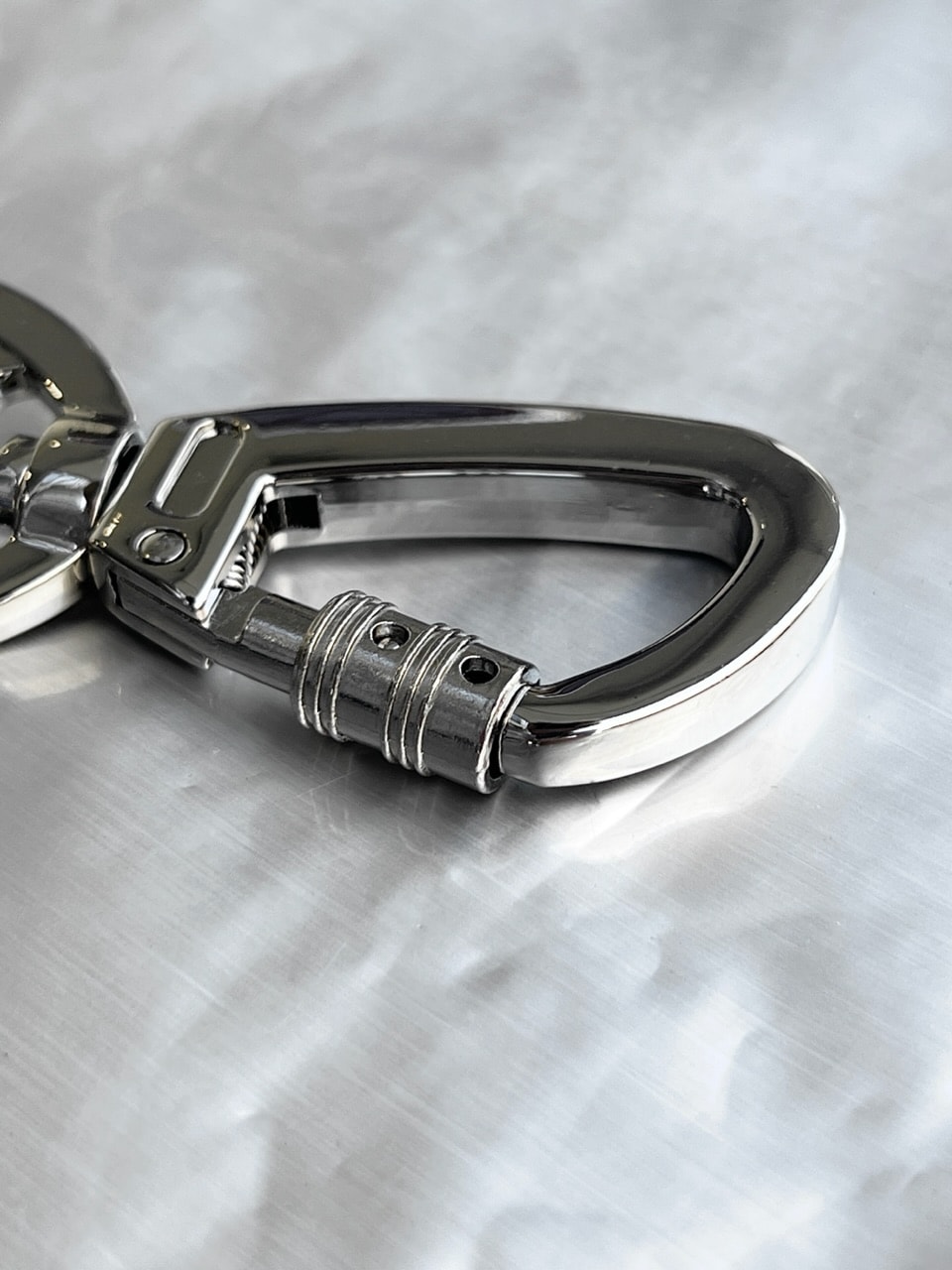 受注制【Chikashitsu +】triple tongs karabiner 2 | OUR BRAND