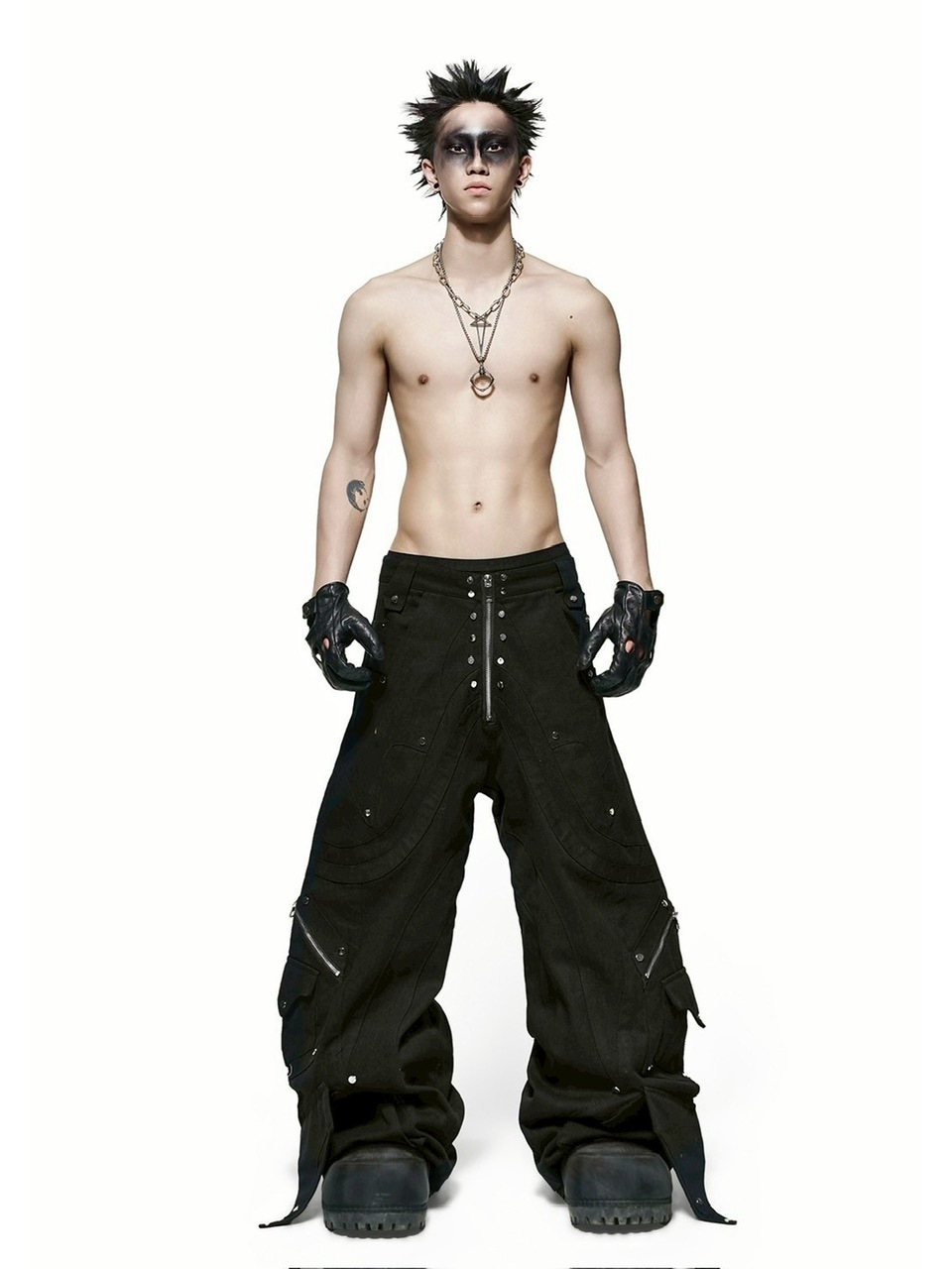 【RICH】KNIGHT WIDE PEPPER SHORT PANTS RICH】KNIGHT WIDE PEPPER SHORT PANTS