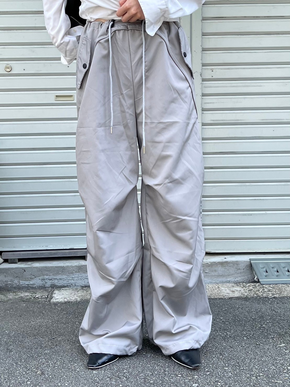 パンツ meer. TUCK WIDE NYLON PANTS /WHT パンツ meer. TUCK WIDE NYLON PANTS /WHT meer. TUCK WIDE