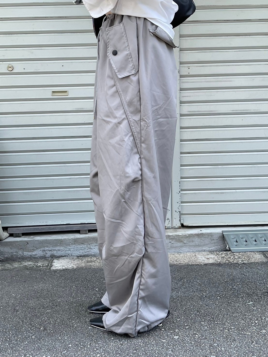 受注制【oaks】tuck design nylon wide pants (2color) | OUR BRAND