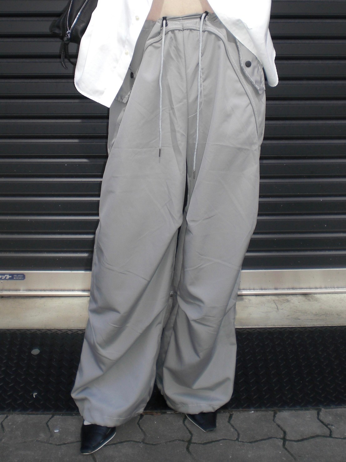受注制【oaks】tuck design nylon wide pants (2color) | OUR BRAND