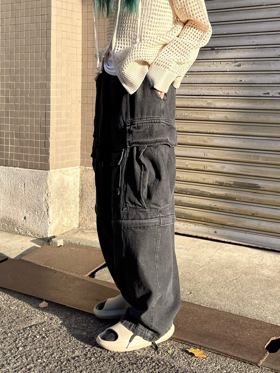 ブラック　パンツ chikashitsu + 受注制【Chikashitsu +】belt wide slacks (3color) | OUR BRAND