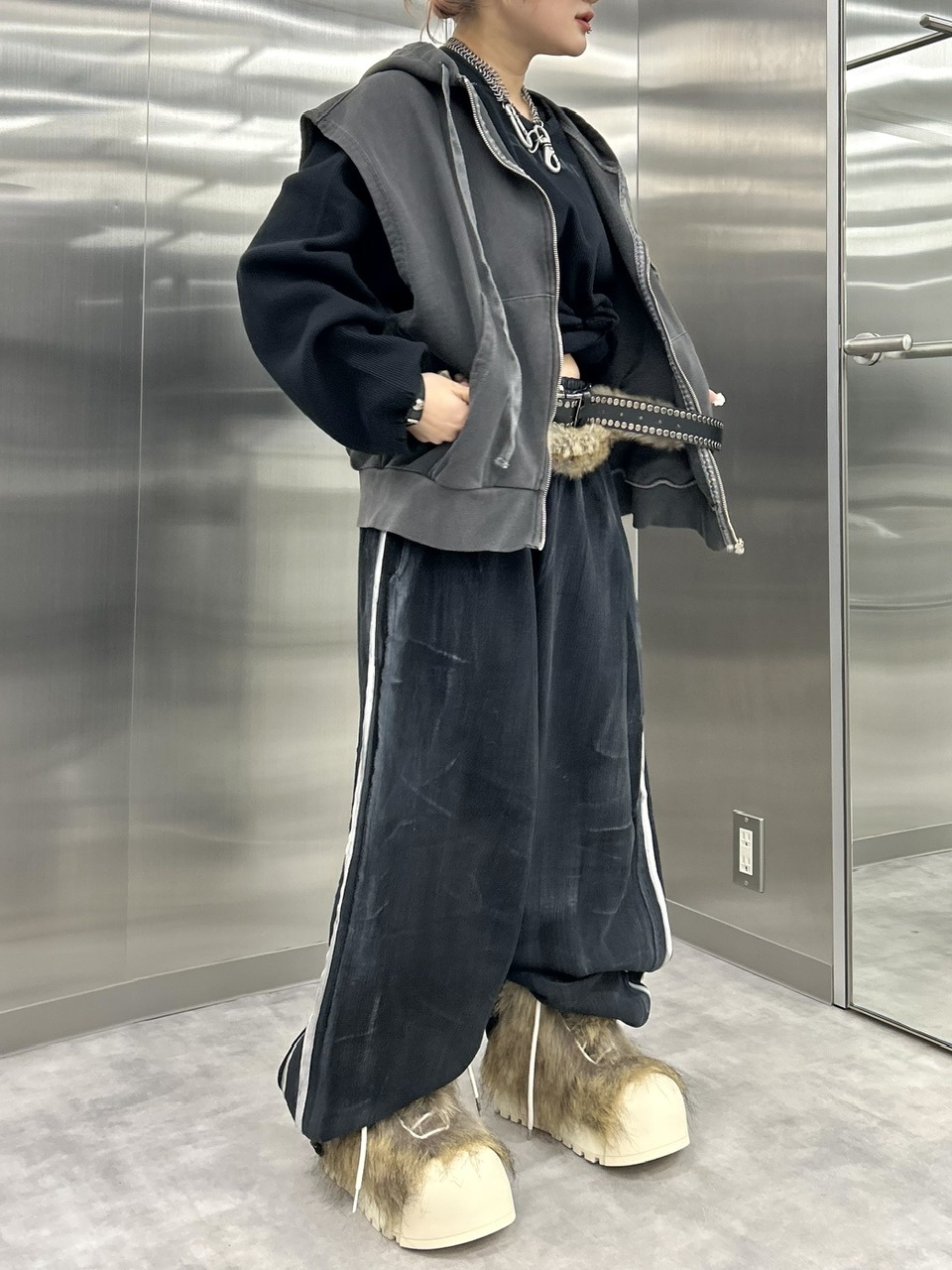 受注制【XU DOG】pigment sleeveless zip up hoodie (2color)