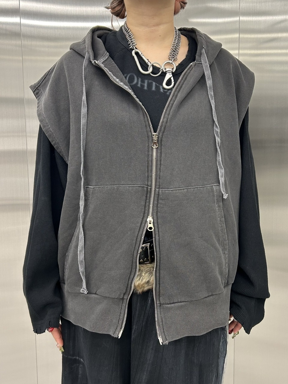 受注制【XU DOG】pigment sleeveless zip up hoodie (2color)