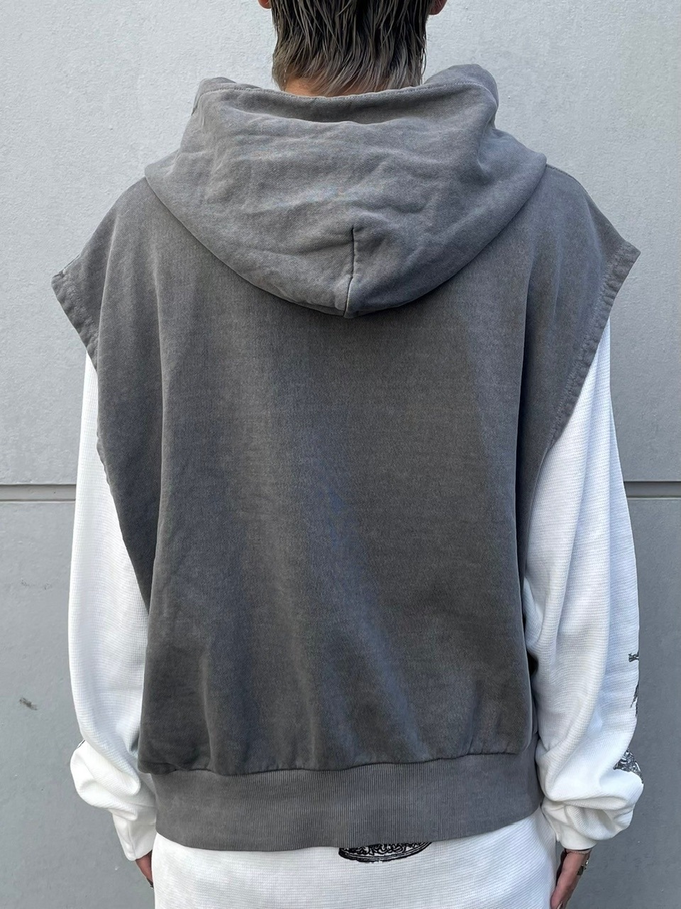 受注制【XU DOG】pigment sleeveless zip up hoodie (2color)