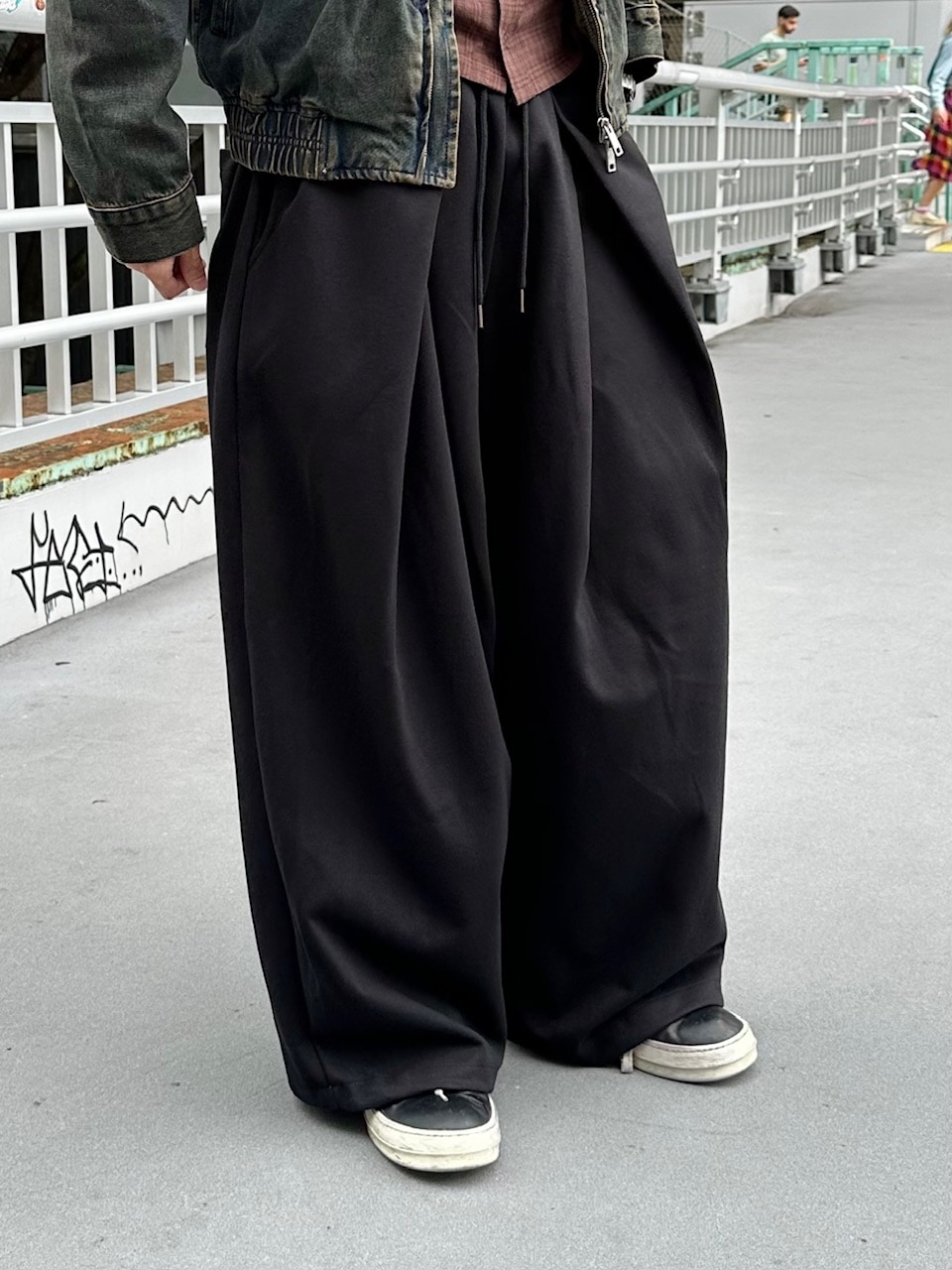 大阪店WEB限定受注制【Chikashitsu +】double tuck balloon sweat