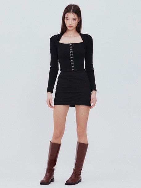 NOTYOURROSE】Hook square top | OUR BRAND,NOT YOUR ROSE