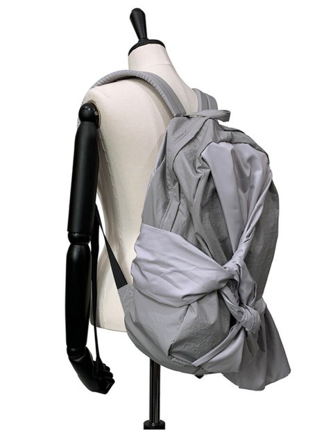 [IUGAMAKARAS]Knotted Backpack /追跡付 Knotted Backpack (Nylon-silver) - IUGAMAKARAS | 60% - Asian