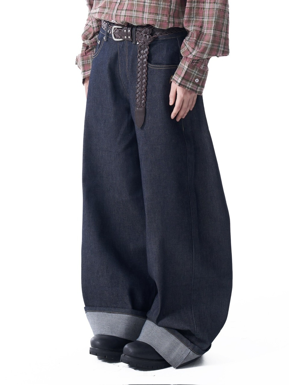 【AAKAM】Cinch Back Denim Pants