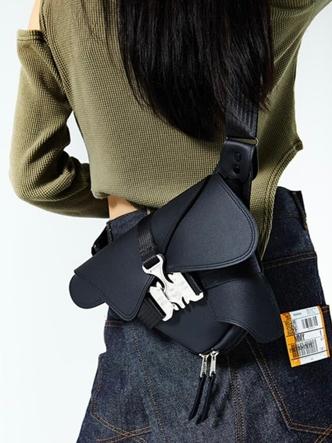 2/15再入荷【IUGAMAKARAS】Triple Covered Crow Buckle Bag