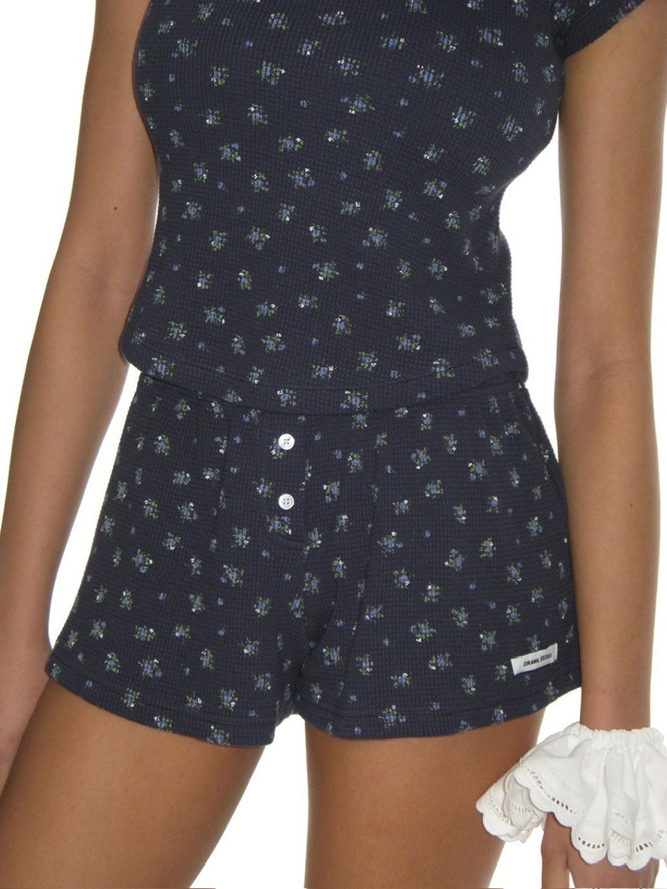 ★CRANK★BUTTON FLOWER SHORTS_OATMEAL★正規品/韓国直送料込 CRANK】BUTTON FLOWER SHORTS | OUR BRAND,CRANK | PRESSING WEB