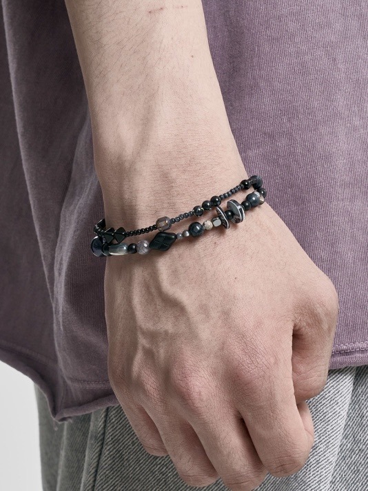 【AJO AJOBYAJO】25SS★ Black Light Beads Layered Bracelet AJOBYAJO】Black Light Beads Layered Bracelet | OUR BRAND