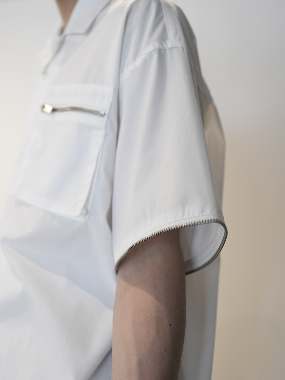 CS】2way zip square cut shirt (white) / 【シーエス】2ウェイ