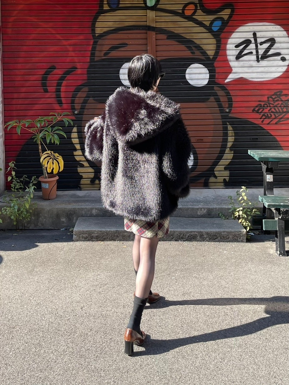 受注制【Chikashitsu +】hooded cropped fur blouson (2color