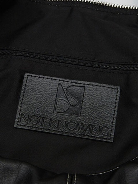 5/19再入荷【NOT KNOWING】HALFMOON MOTO CROSS BAG(POLYURETANE