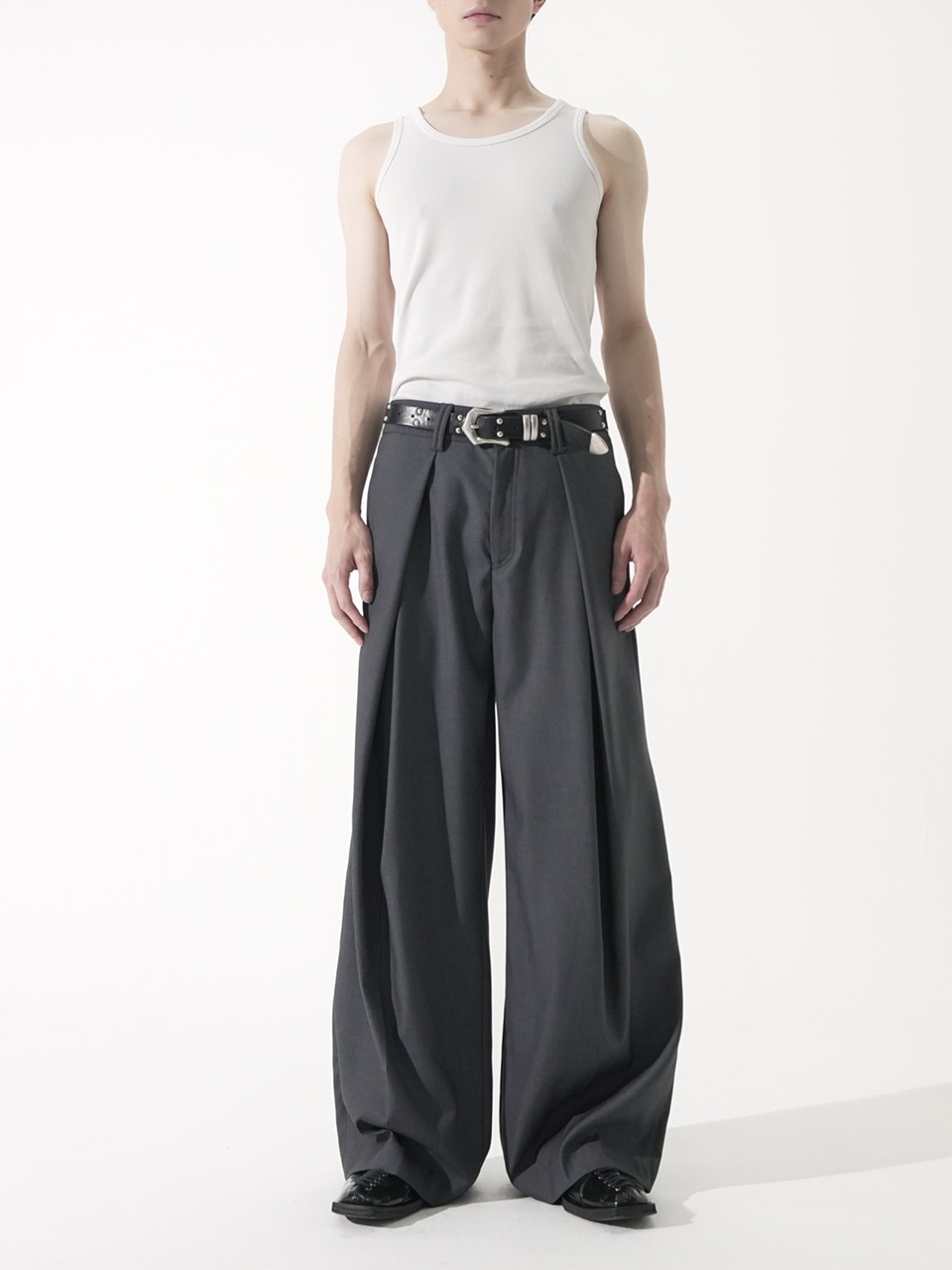 CS】cross tuck drape slacks (charcoal) | OUR BRAND,Chikashitsu +