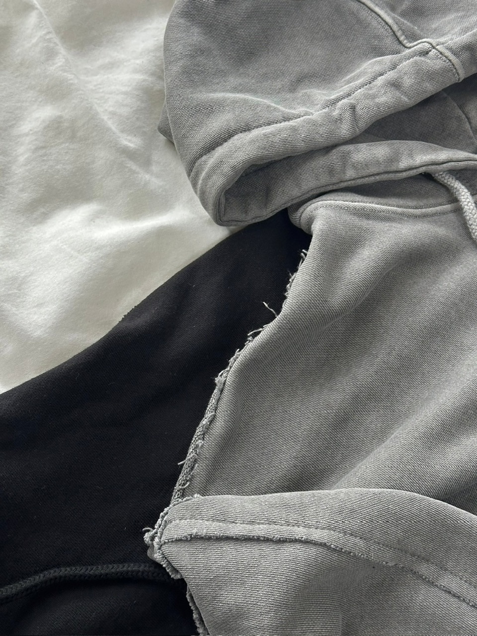 【LUV CODE】pigment cropped zip hoodie 受注制【LUV CODE】pigment cropped zip up hoodie (2color) | OUR