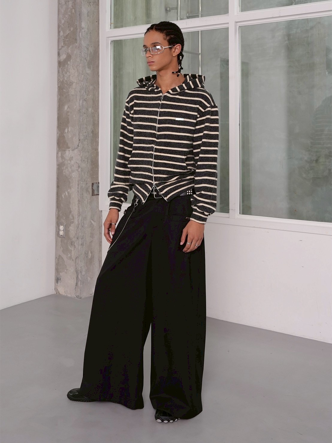 【ESC STUDIO】Cozy fuzzy zip-up hoodie