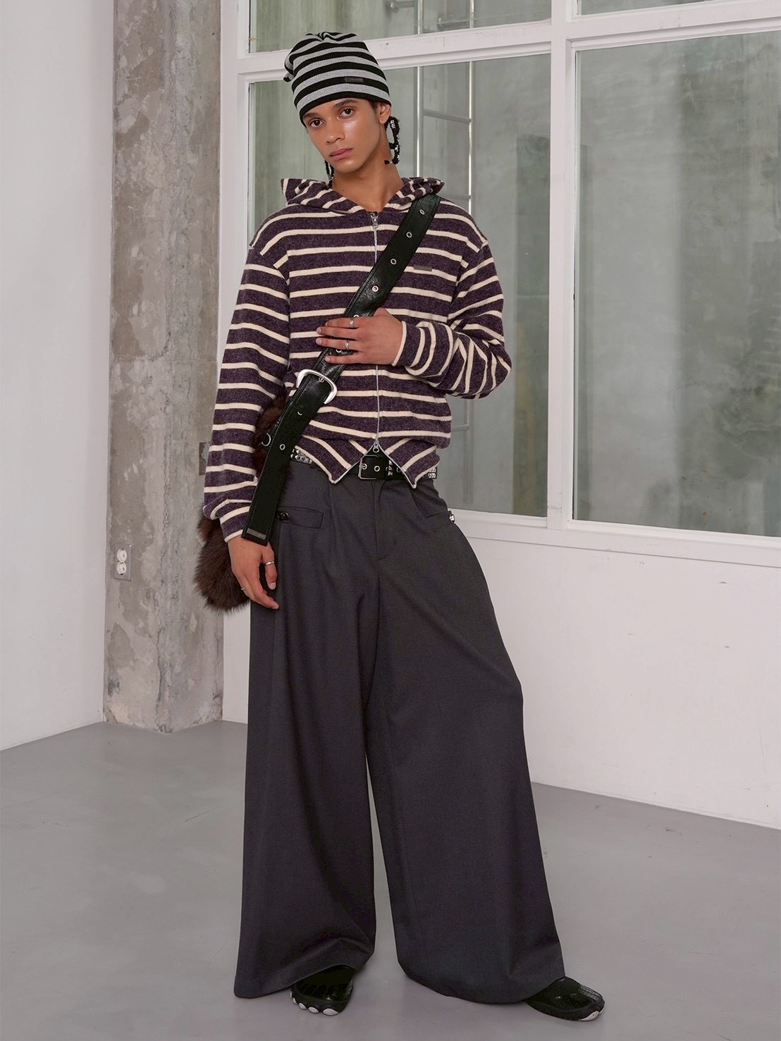 【ESC STUDIO】Cozy fuzzy zip-up hoodie