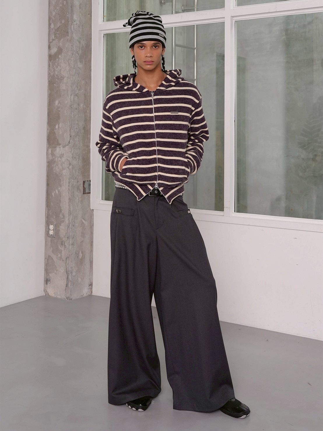 【ESC STUDIO】Cozy fuzzy zip-up hoodie