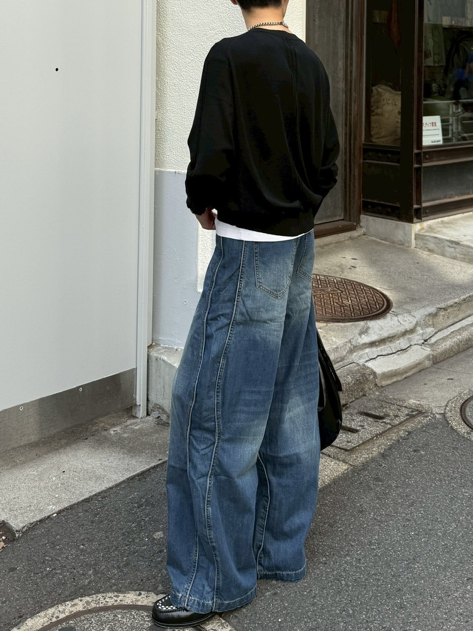 Chikashitsu +】side wave design denim pants | OUR BRAND