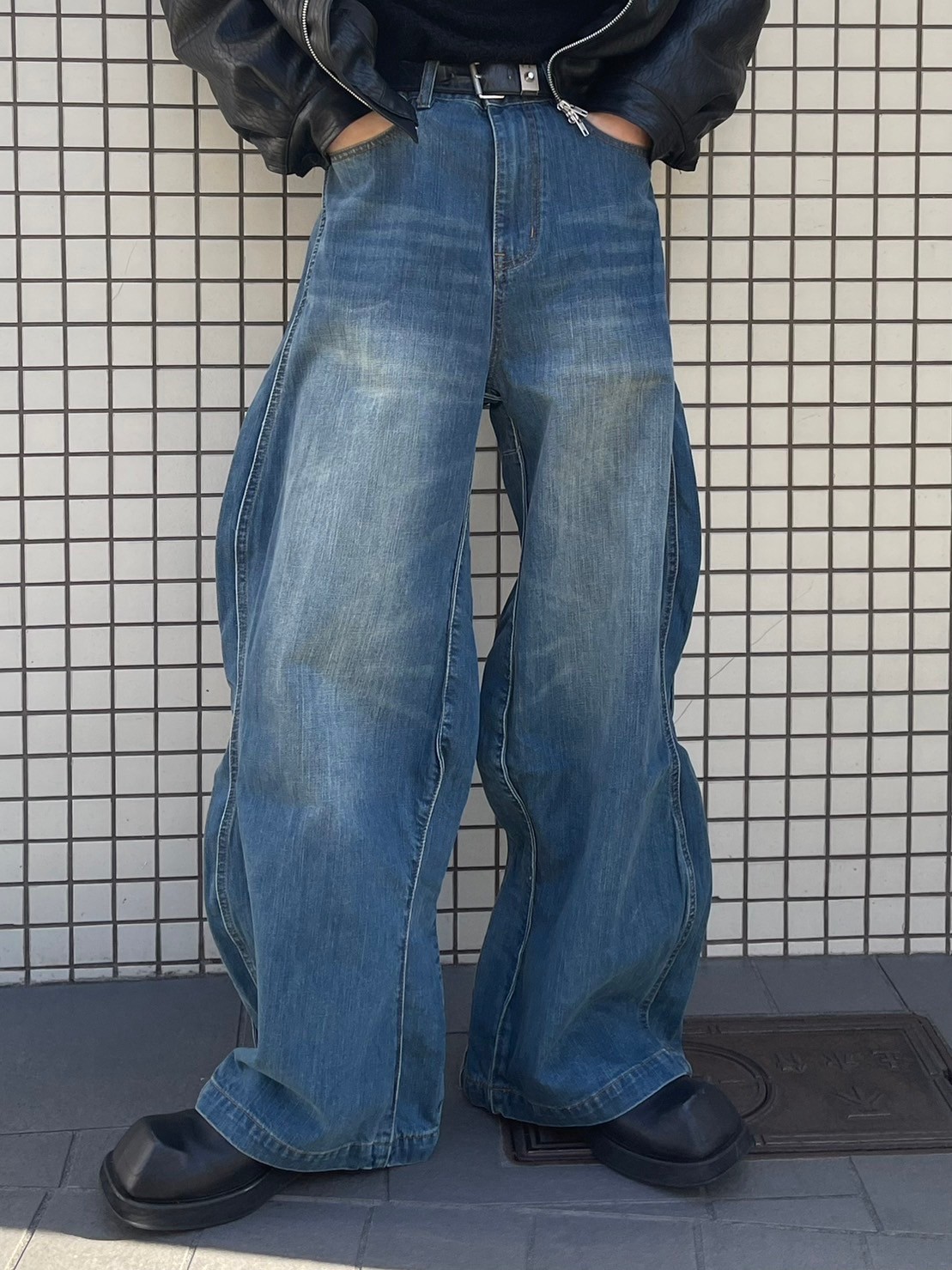 Chikashitsu +】side wave design denim pants | OUR BRAND