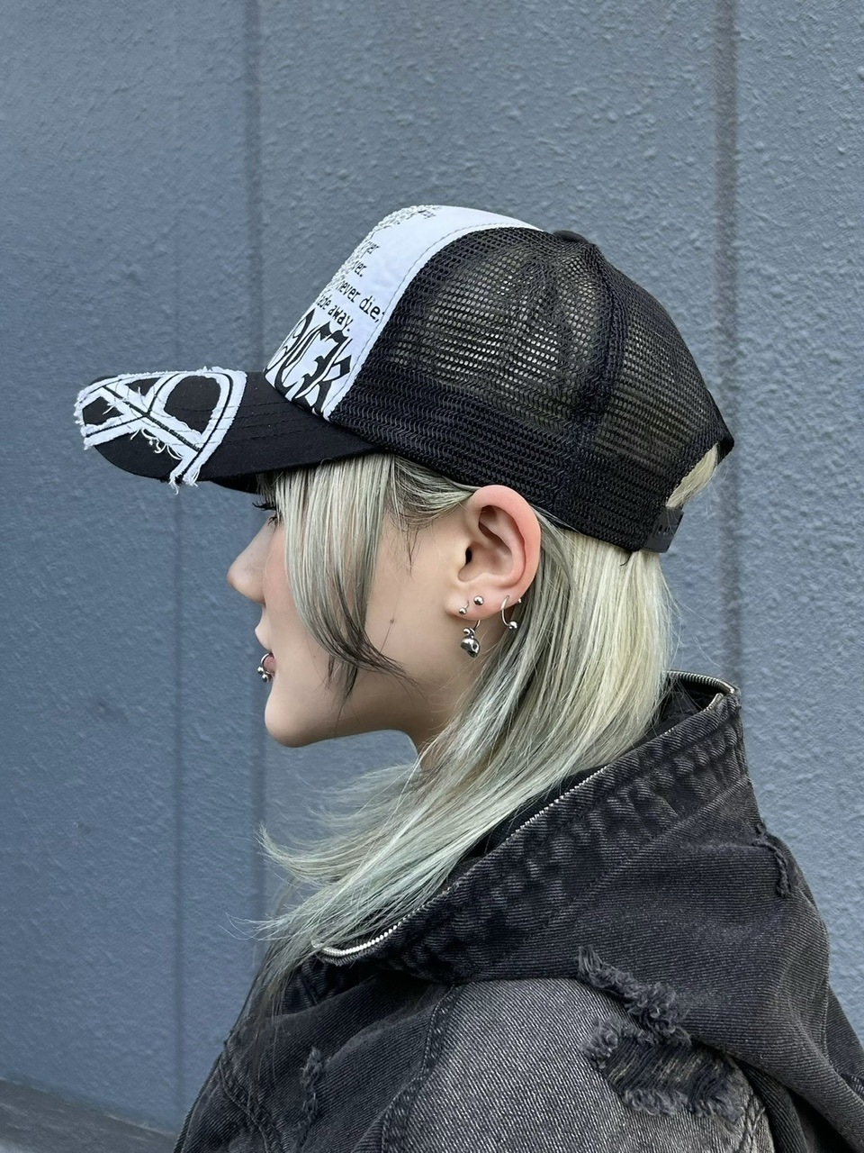 受注制【Never mind the XU】rhinestone cross cap (2color) | OUR