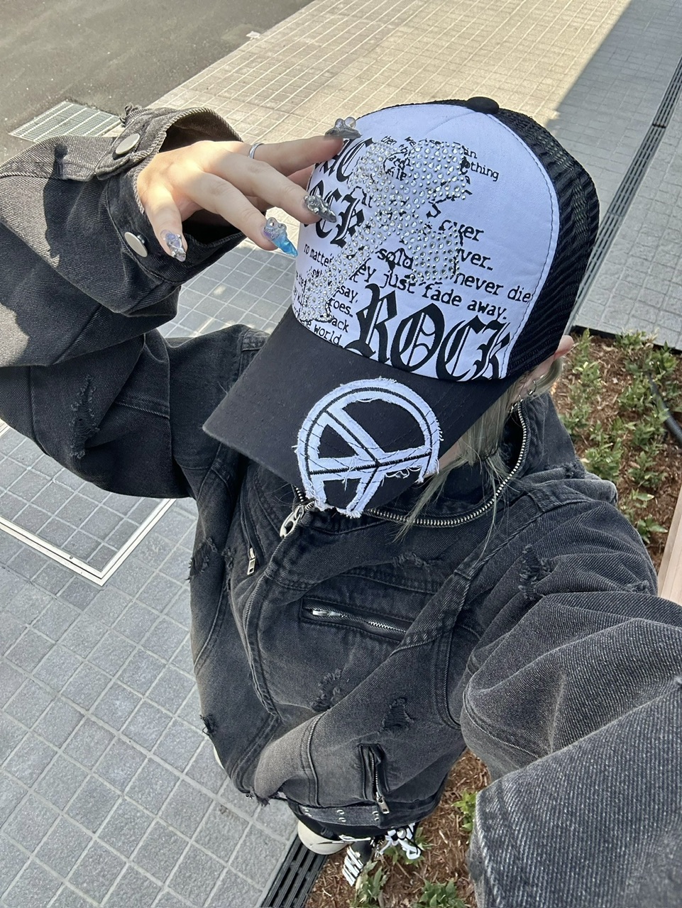 受注制【Never mind the XU】rhinestone cross cap (2color) | OUR