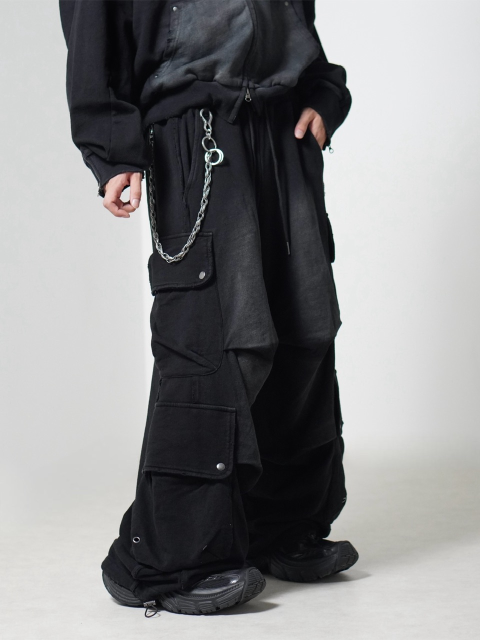 【CHIKASHITSU PLUS HIGH】4 pocket dirty wash sweat cargo pants (wash black)