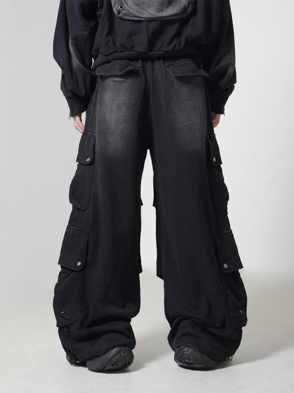 【CHIKASHITSU PLUS HIGH】4 pocket dirty wash sweat cargo pants (wash black)