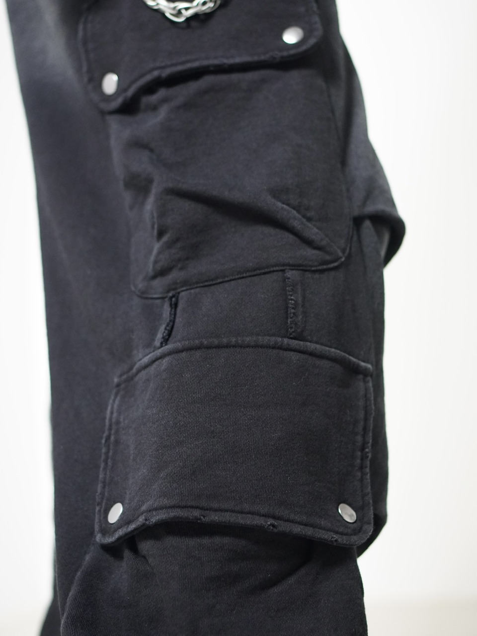 【CHIKASHITSU PLUS HIGH】4 pocket dirty wash sweat cargo pants (wash black)