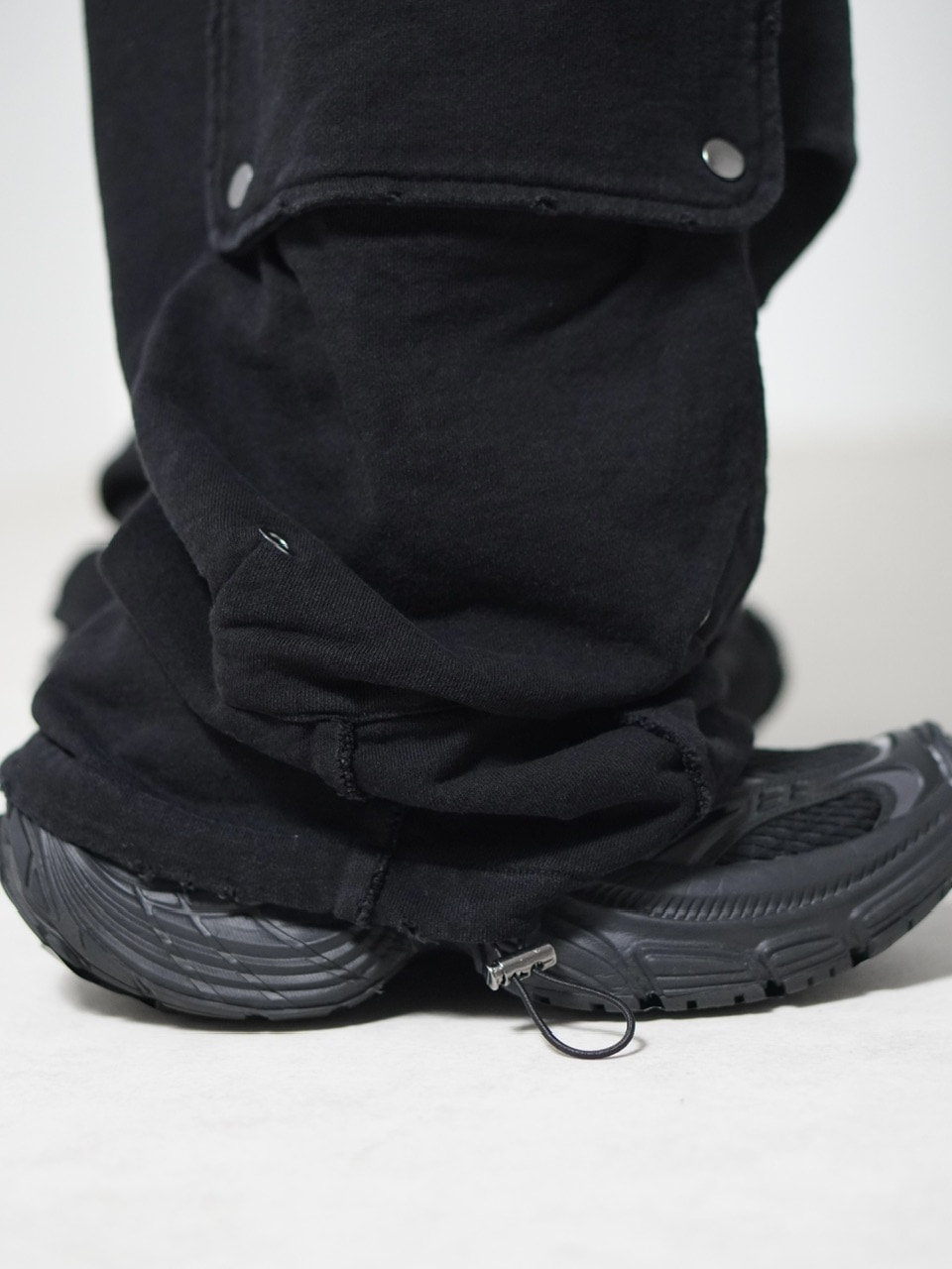 【CHIKASHITSU PLUS HIGH】4 pocket dirty wash sweat cargo pants (wash black)