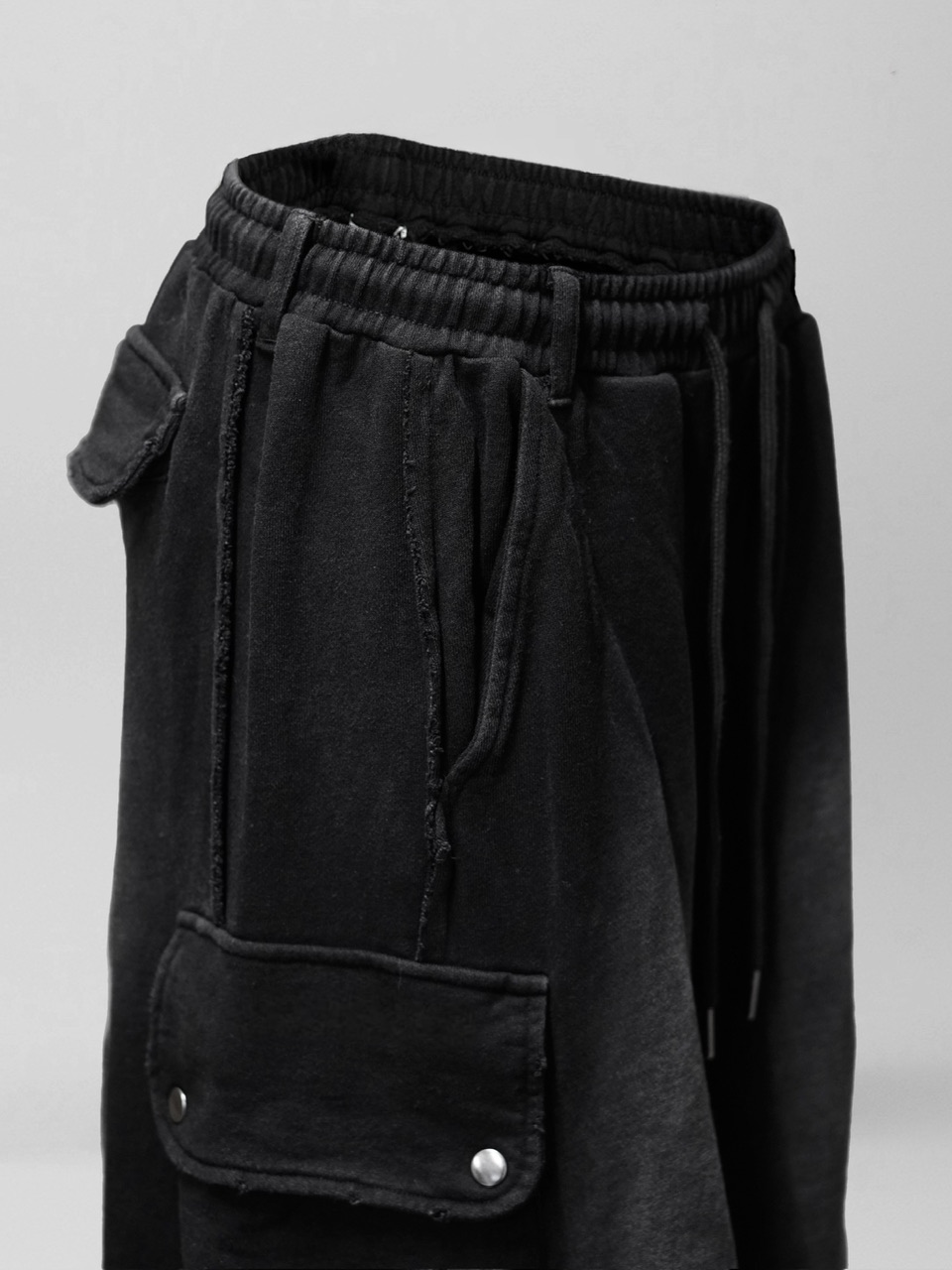 【CHIKASHITSU PLUS HIGH】4 pocket dirty wash sweat cargo pants (wash black)