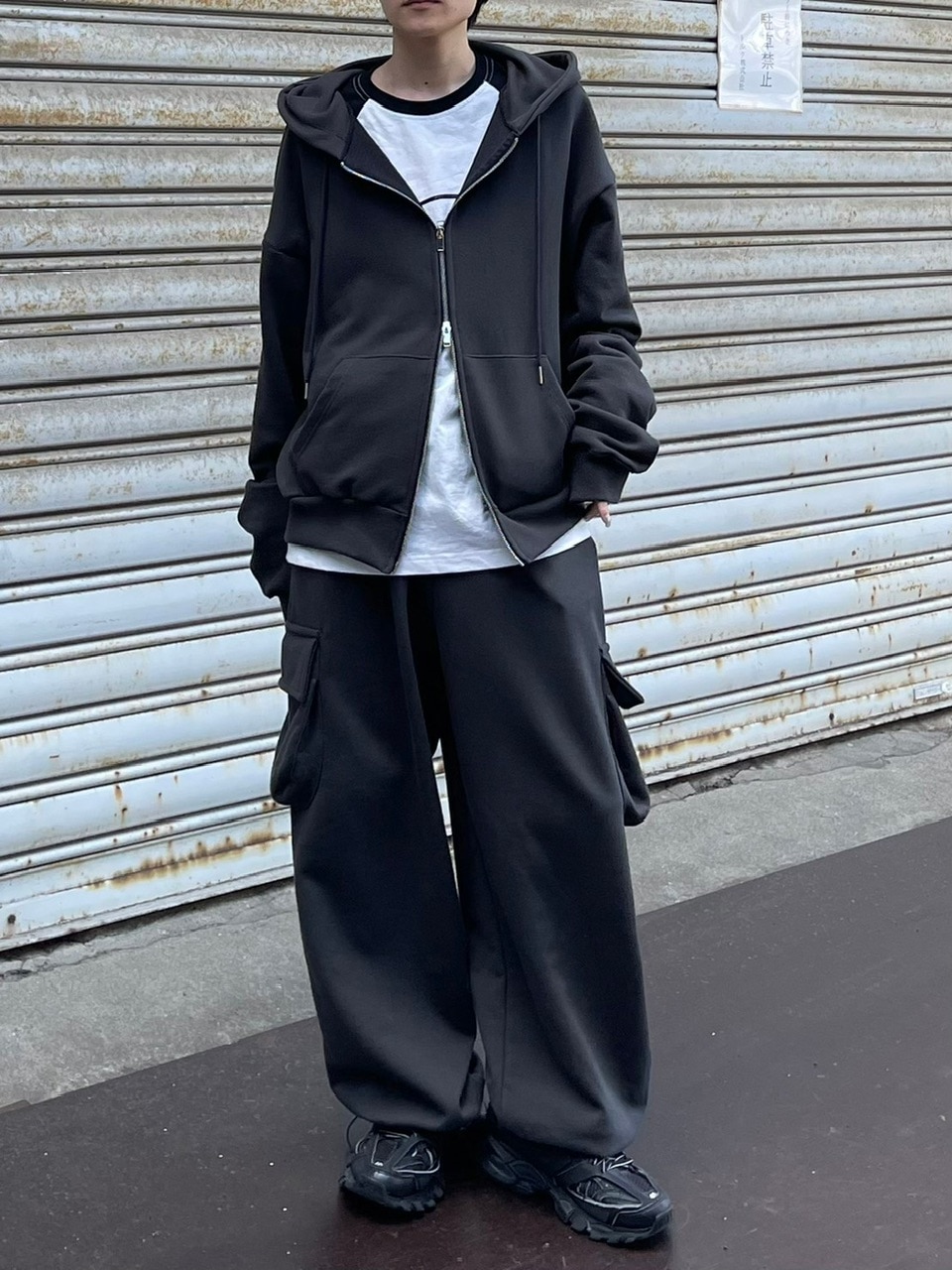 Chikashitsu +】set up box short zip hoodie (3color