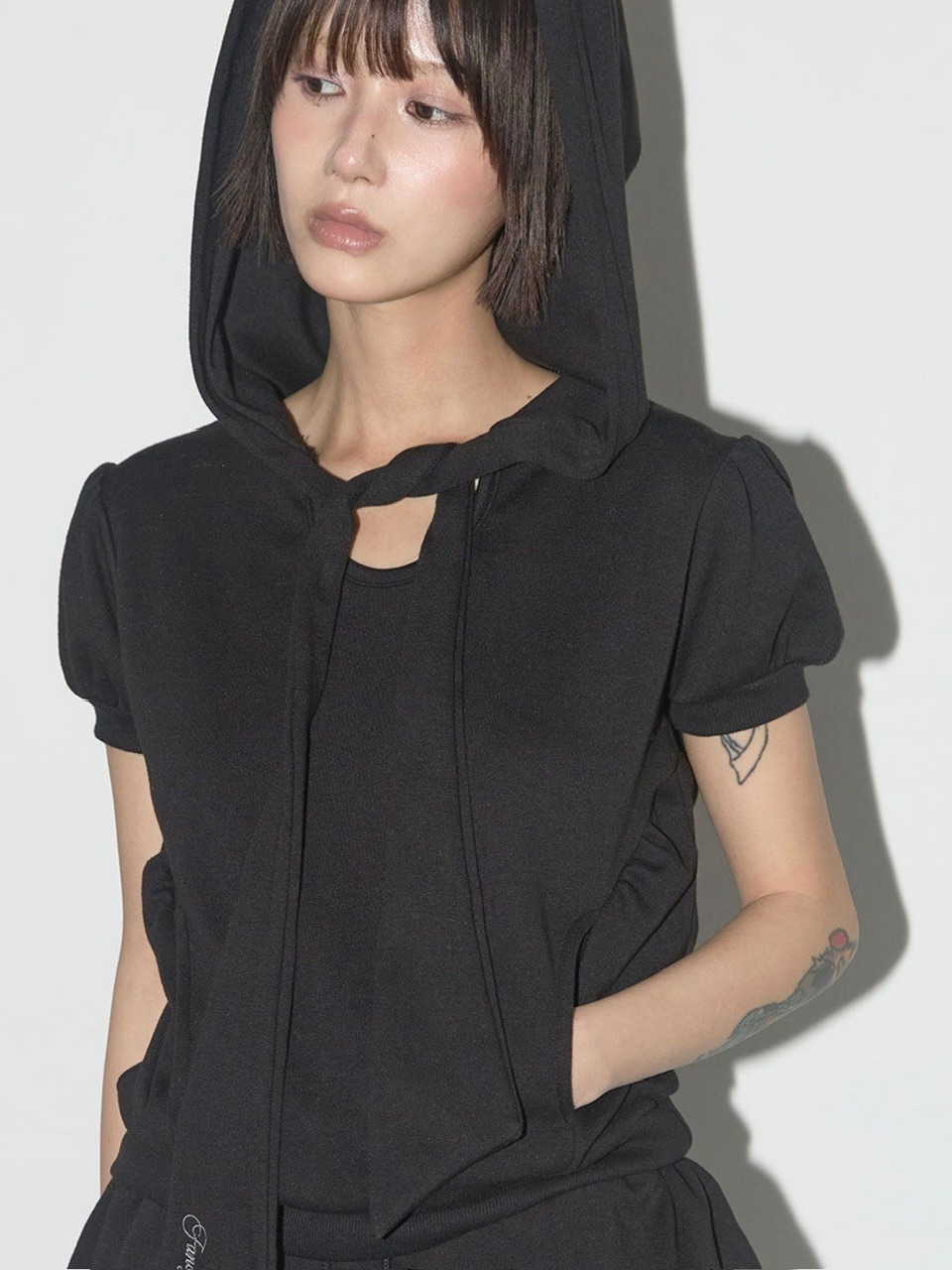 ★NASTY FANCY CLUB★ Puff Round Scarf Hoodie 半袖Tシャツ FANCY CLUB】PUFF ROUND SCARF HOODIE / 【ファンシークラブ