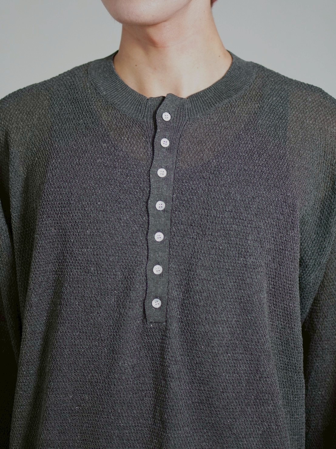 【Chikashitsu +】light touch henry neck knit / 【チカシツプラス】ライトタッチへンリーネックニット (3color)