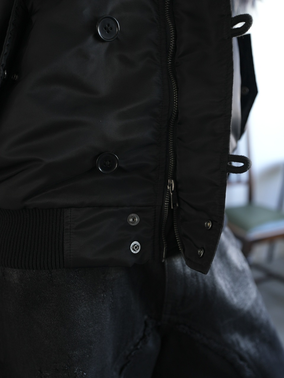 CHIKASHITSU PLUS HIGH】N-2B cropped hood blouson (nylon) | OUR