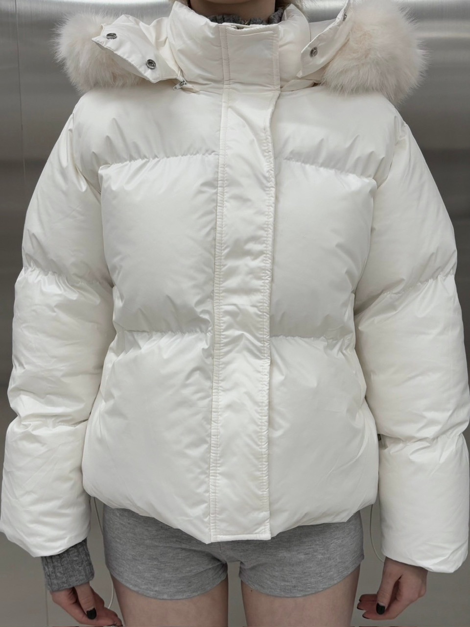 【極美品】ozz conte ホワイト フード付きジャケット 透け感 極美品】ozz conte ホワイト フード付きジャケット 透け感 OZZON JAPAN