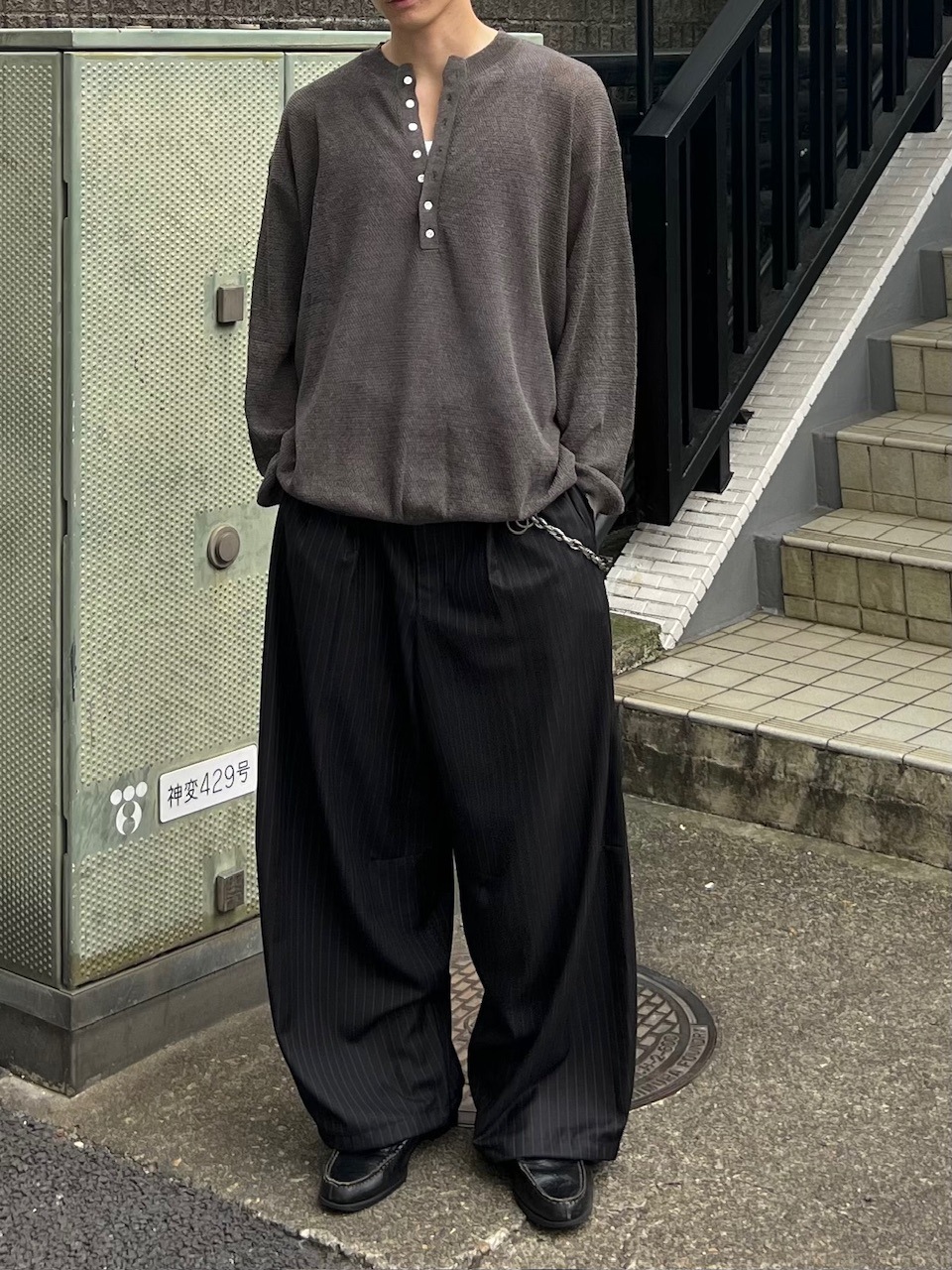受注制【Chikashitsu +】draw cord stripe wide slacks / 【チカシツプラス】ドローコードストライプワイドスラックス (2color)