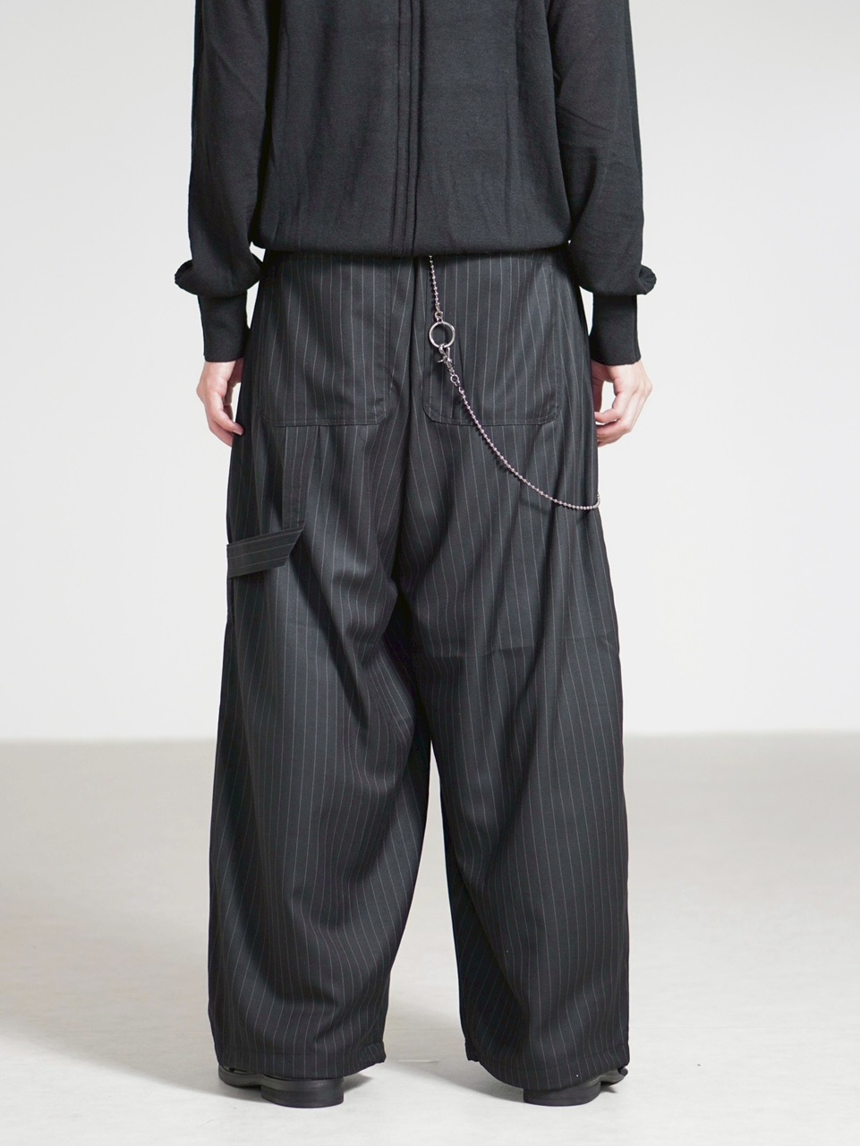 受注制【Chikashitsu +】draw cord stripe wide slacks / 【チカシツプラス】ドローコードストライプワイドスラックス (2color)