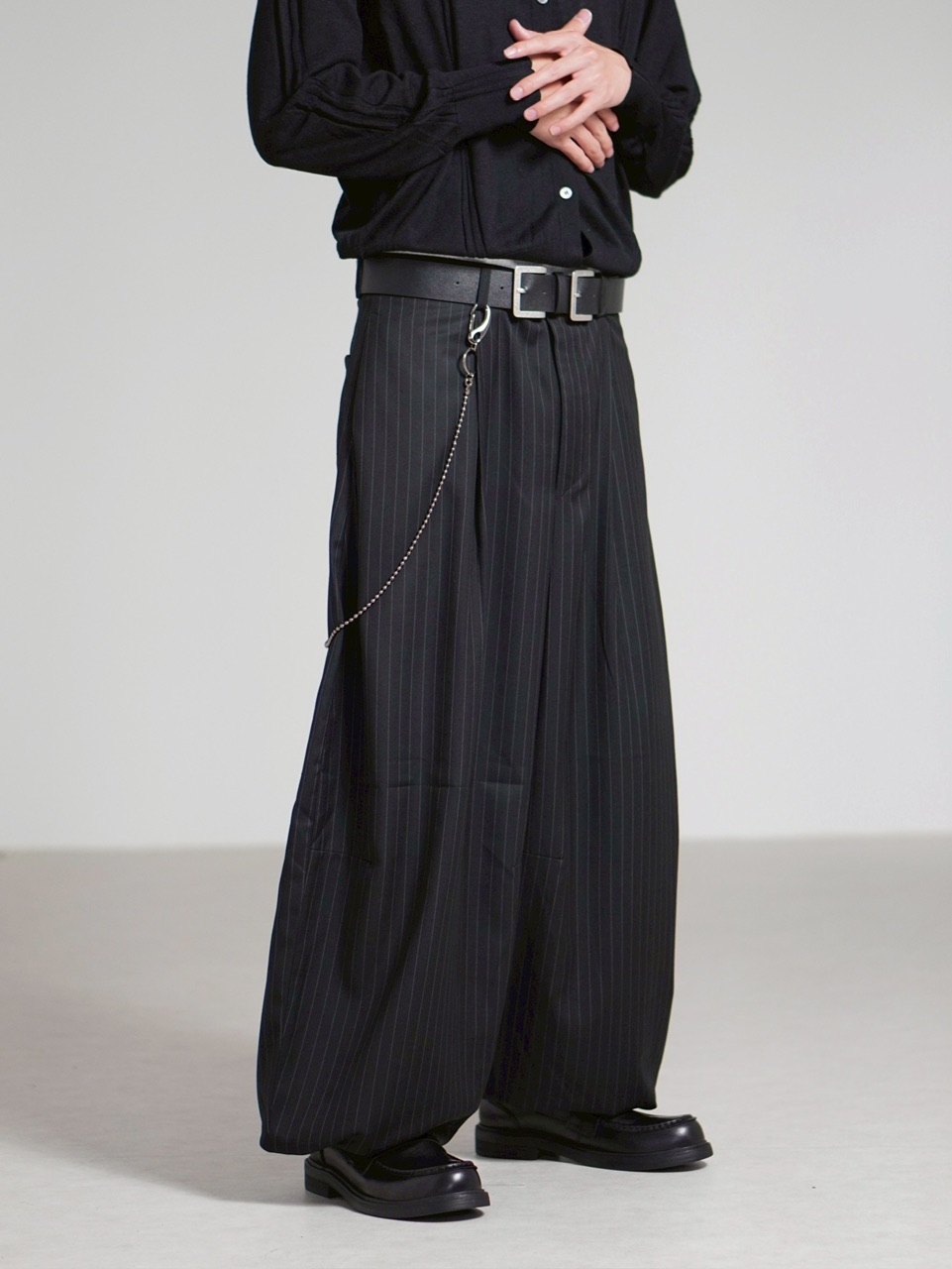 受注制【Chikashitsu +】draw cord stripe wide slacks