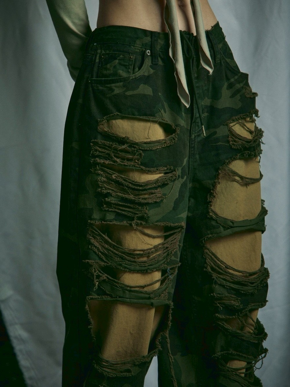 GATELESS】DAMAGE CAMOUFLAGE DENIMPANTS /【ゲートレス】 ダメージ