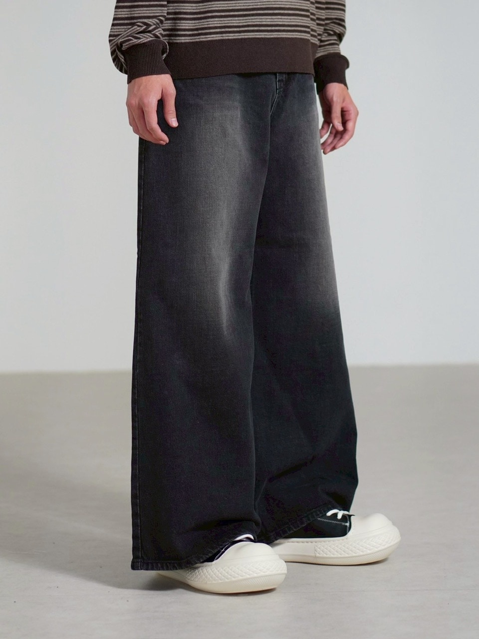 受注制【Chikashitsu +】buggy denim pants / 【チカシツプラス】バギーデニムパンツ