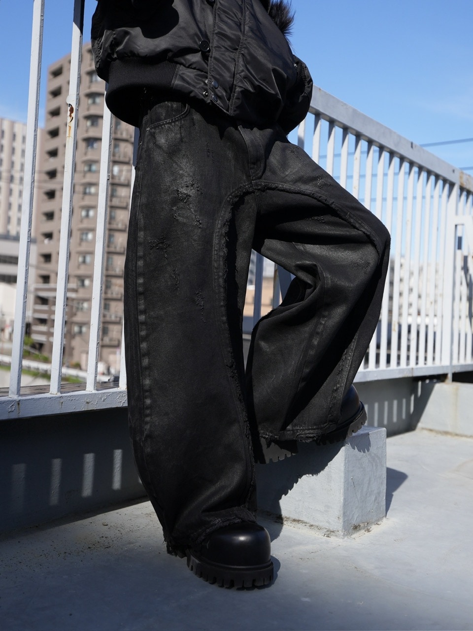パンツ CHIKASHITSU PLUS HIGH denim pants 受注制【Chikashitsu +】oversized side line denim pants (2color