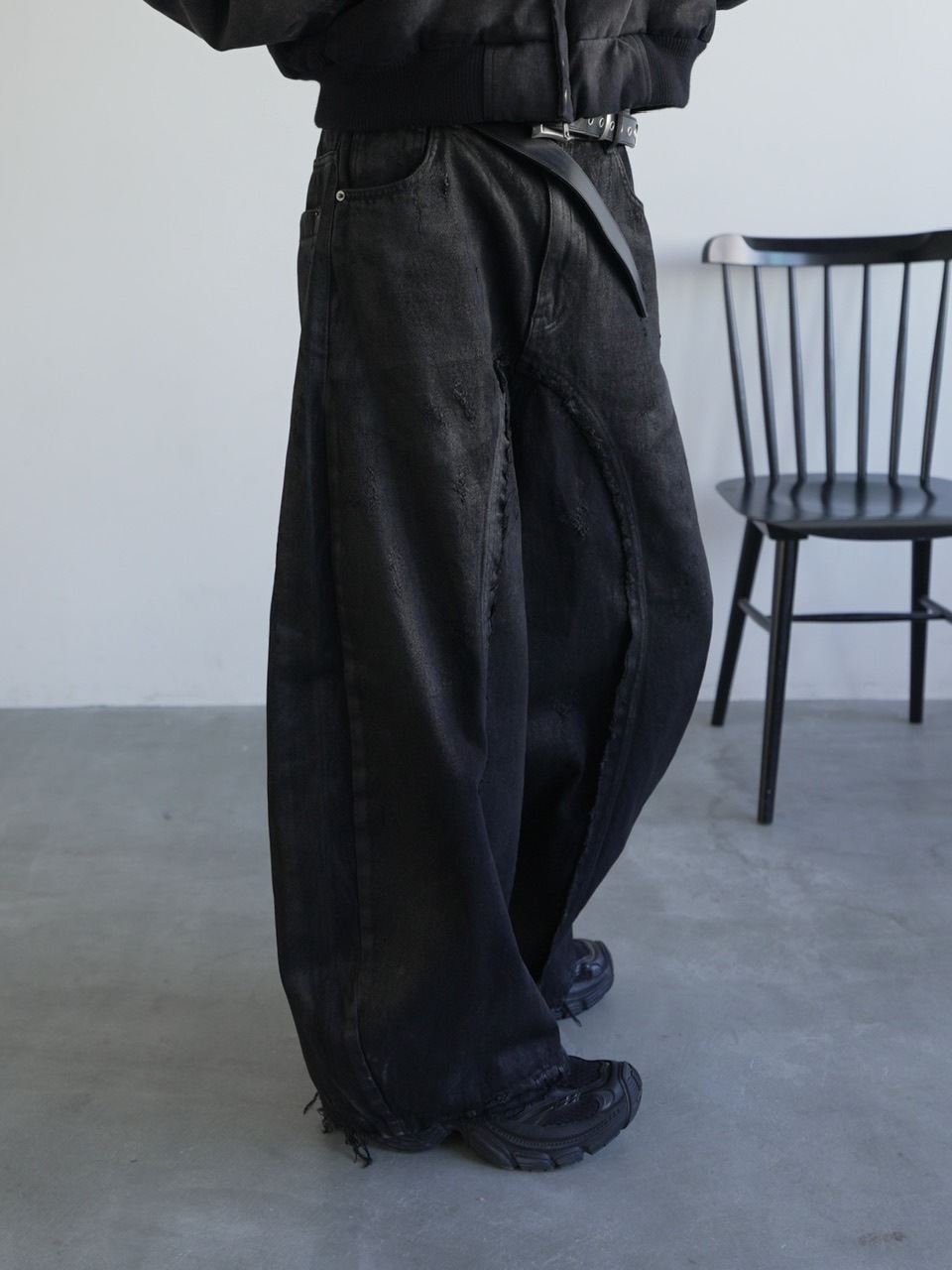 CHIKASHITSU PLUS HIGH】Washed coating denim pants | OUR BRAND
