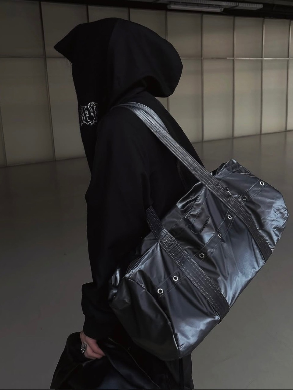 ●BLACKPURPLE● NIKI Glossy Duffel Bag (4色) unisex BLACK PURPLE】NIKI Glossy the Duffel Bag (2color) | OUR