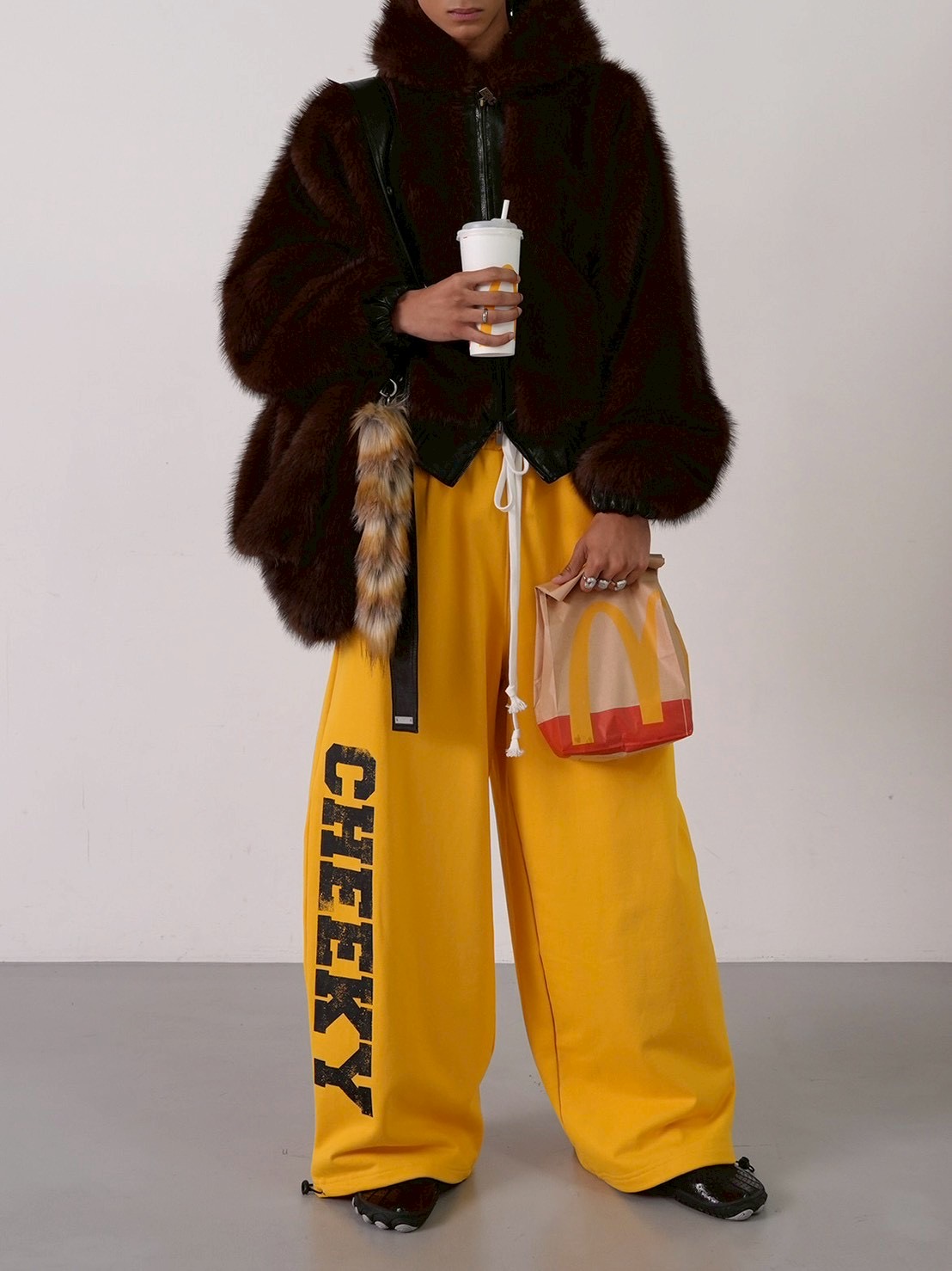 【ESC STUDIO】Lucky Cheeky sweat pants