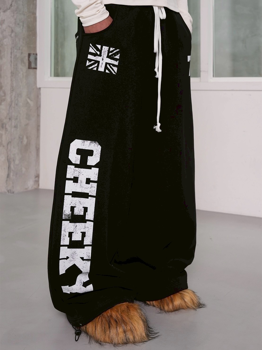 ESC STUDIO】Lucky Cheeky sweat pants | OUR BRAND,ESC STUDIO