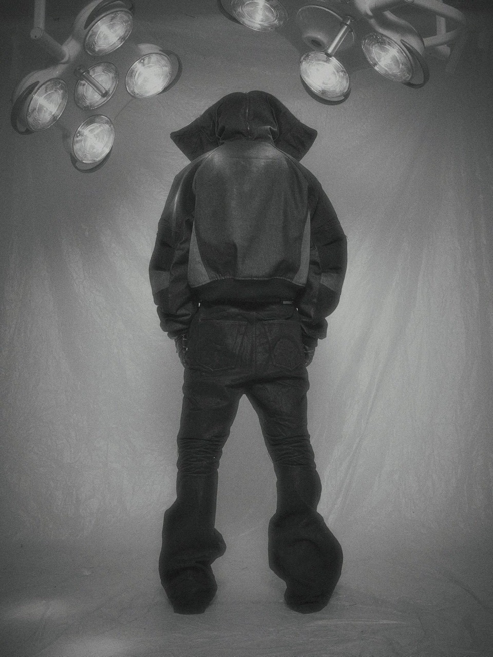 【SURGERY】surgery sutured boot-cut burnished pants